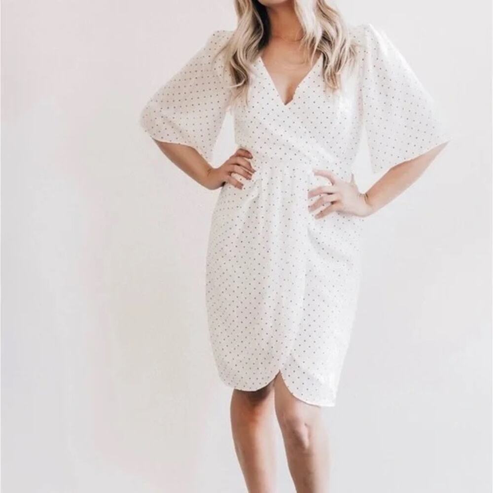Cupcakes & Cashmere White Tulip Hem Dress Size S Small